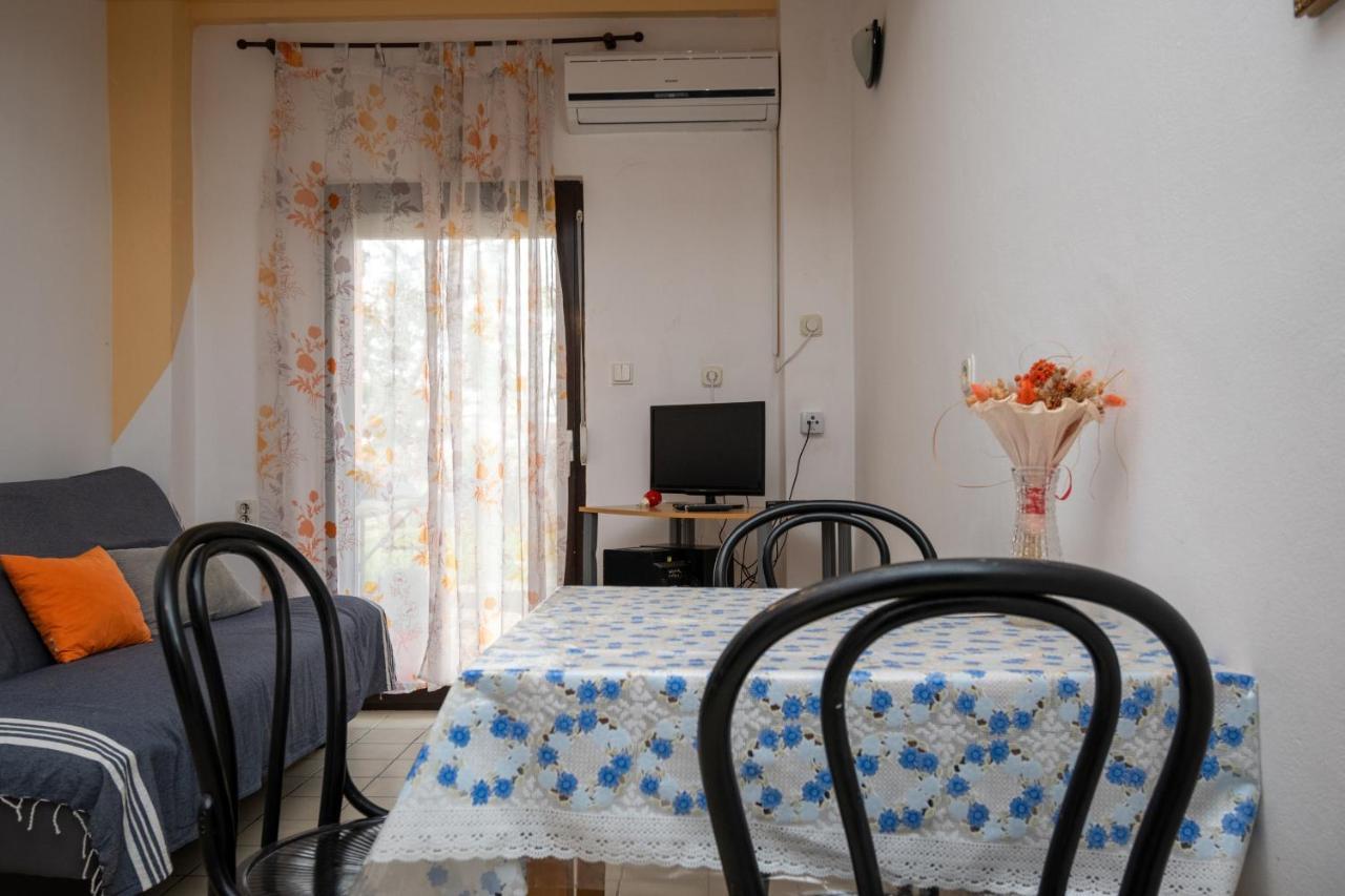 Apartments And Rooms By The Sea Posedarje, Novigrad - 21123 ภายนอก รูปภาพ